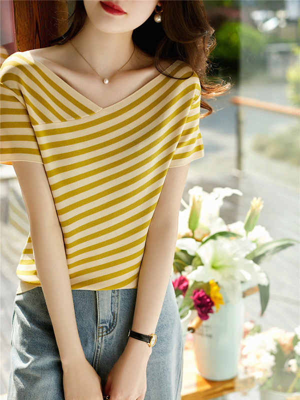 Camiseta de moda a rayas de punto con cuello V camiseta casual para ocasión femenina